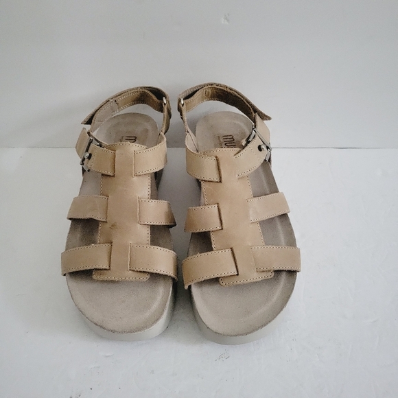 NEW Munro Beige Leather Strappy Sandals Size 9 - Picture 3 of 8